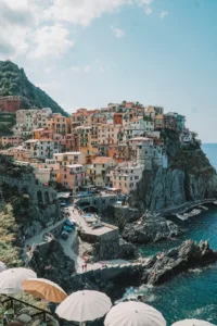 Are you a digital nomad eager to live and work in Italy? Exciting news awaits! Italy has unveiled its new digital nomad visa, offering remote workers the opportunity to immerse themselves in the beauty of Italian life while pursuing their careers. Discover how you can apply and embark on your Italian adventure today.